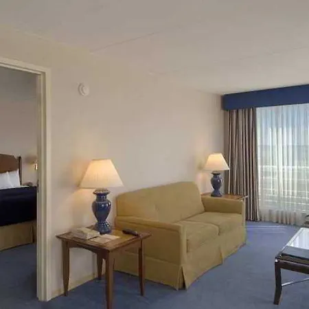 Doubletree By Hilton Bayside