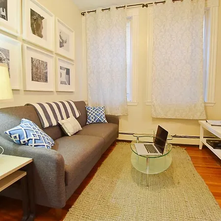 Best Location, 2br Apartment *