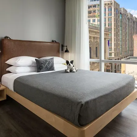Hotel Moxy Downtown Boston