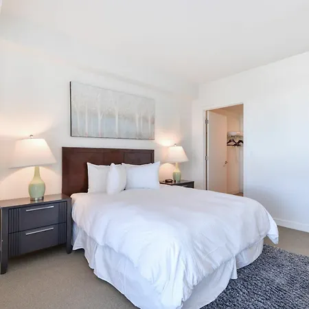 Global Luxury At Kenmore Square Apartment