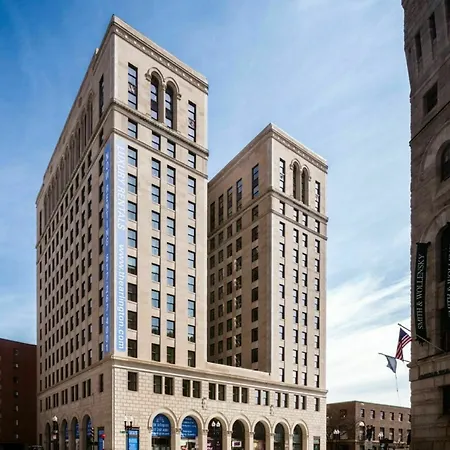 Global Luxury At Bay Village * Boston