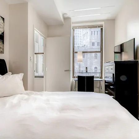 Global Luxury At Bay Village