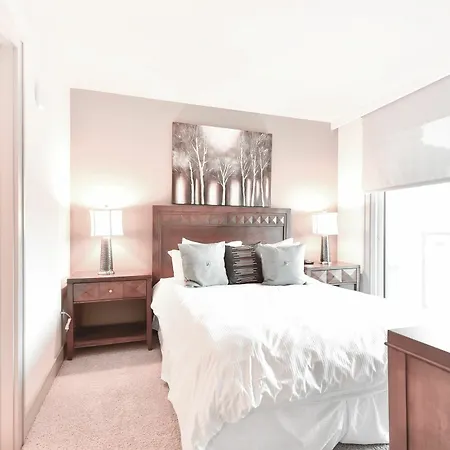 Global Luxury Downtown Apartment *