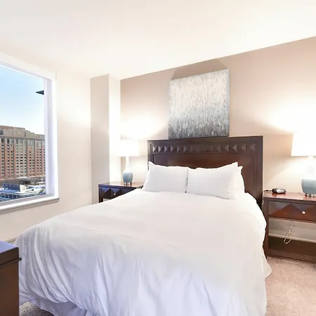 Global Luxury Downtown *
