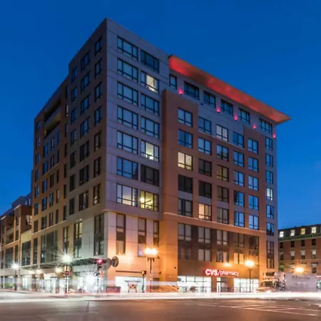 Global Luxury At Garden Apartment Boston