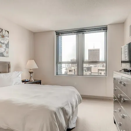 Global Luxury At Garden Apartment