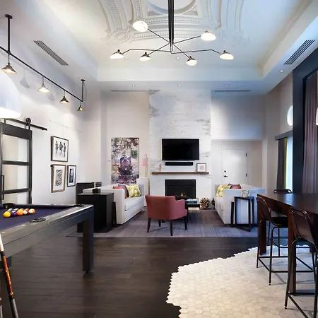 Commonwealth Hotel