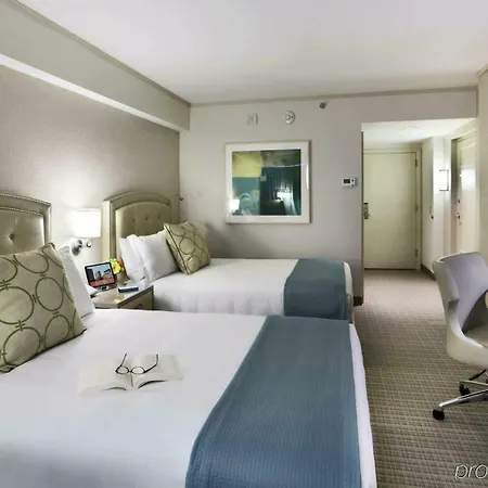Seaport 4*