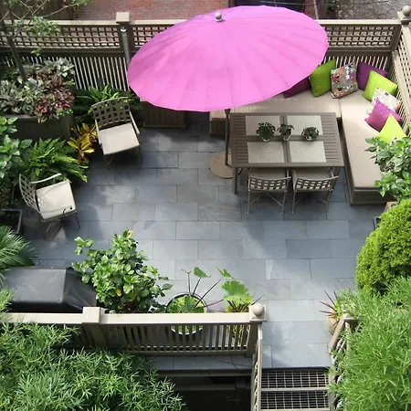 Clarendon Square 4*