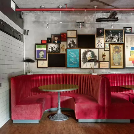 The Revolution Hotel 3*