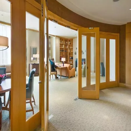 Hotel Global Luxury At West End