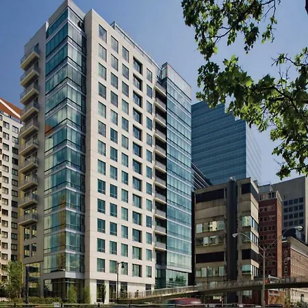 Global Luxury At West End Boston