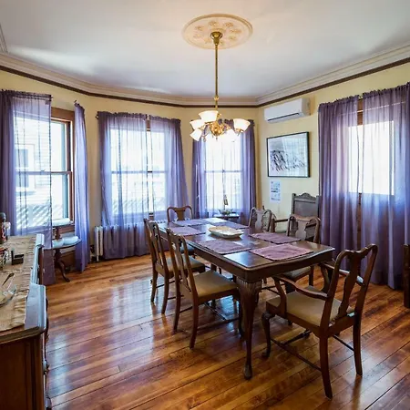 Perkins Bed & Breakfast 3*