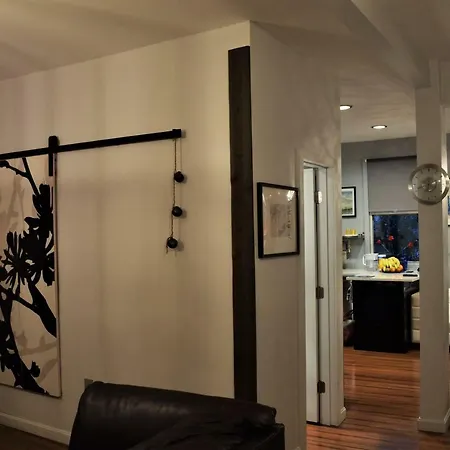 Private Rooms, Shared Bath In A Private Minutes From Logan Airport *