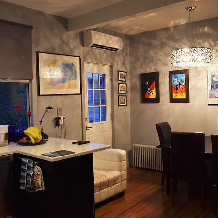 Private Rooms, Shared Bath In A Private Minutes From Logan Airport Homestay