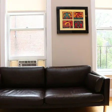 Apartment Charming In Brownstone, #6 *