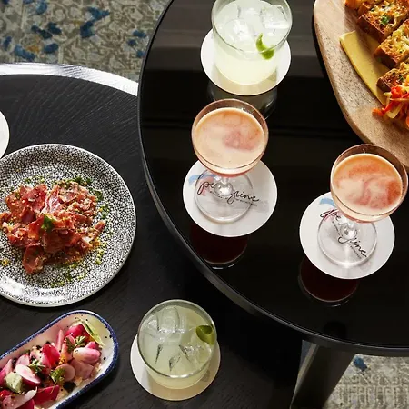 The Whitney Hotel 5*