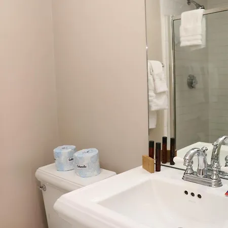 Cheap, Furnished In Downtown #7 Apartment *