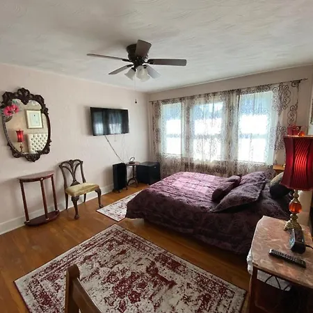 Natalie House Bed & Breakfast Boston
