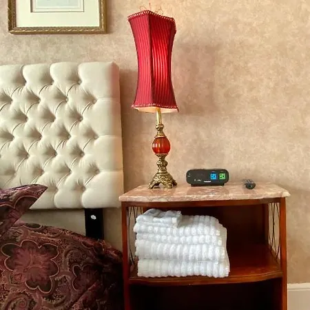Natalie House Bed & Breakfast