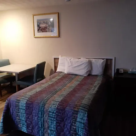 Motel Town Line