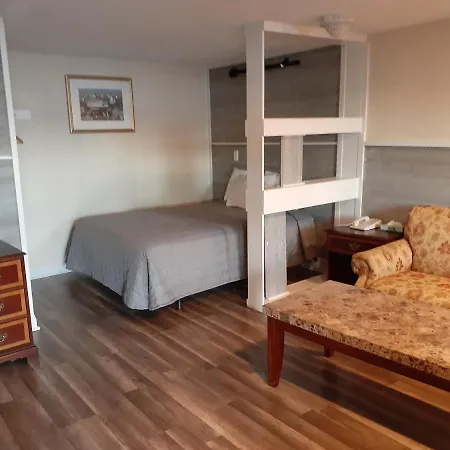 Motel Town Line Boston