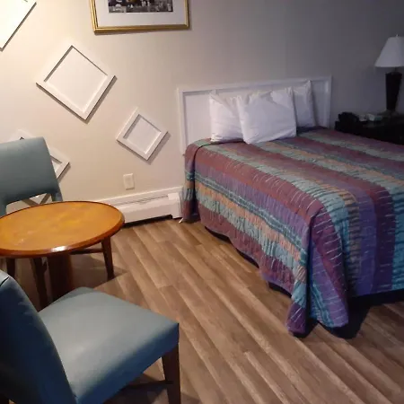 Motel Town Line