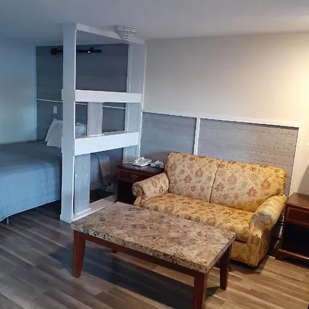 Town Line Motel 2*