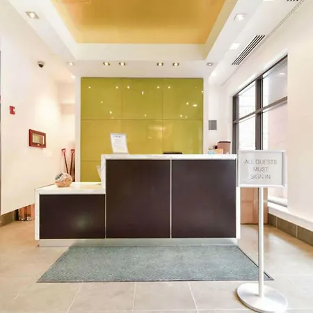 Global Luxury At Garden Apartment *