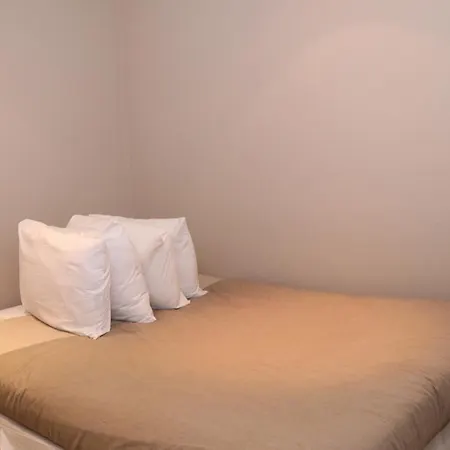 Stylish 2 Bedroom In South End Apartment