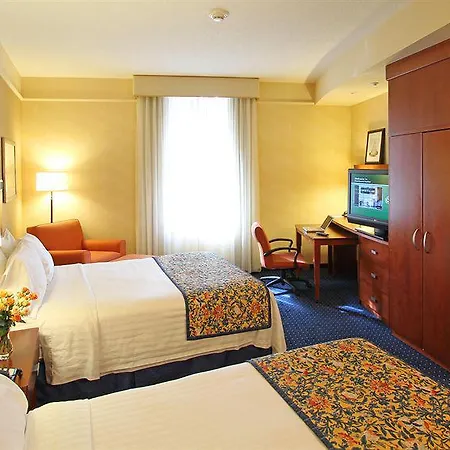Courtyard Copley Square Hotel 3*