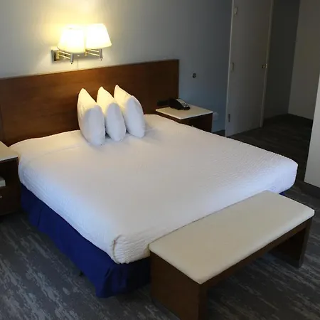 Constitution Hotel 2*