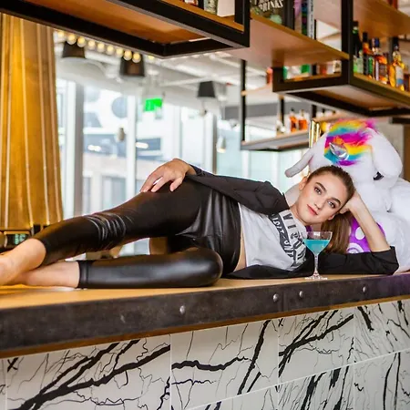 Hotel Moxy Downtown