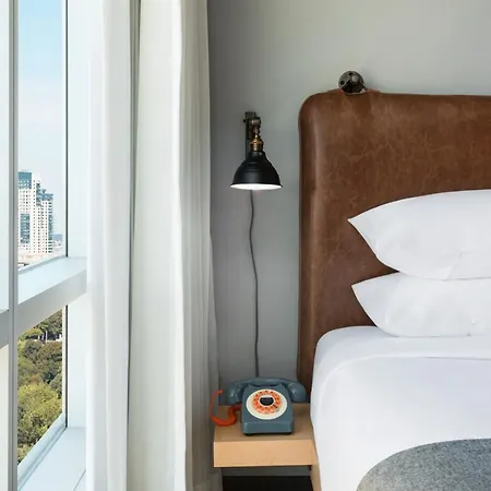 Hotel Moxy Downtown