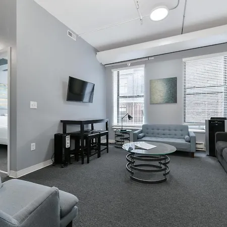 Temple Place Apartment *