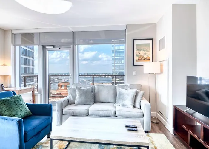 Luxury Apt With Gym In Seaport - Via-1512