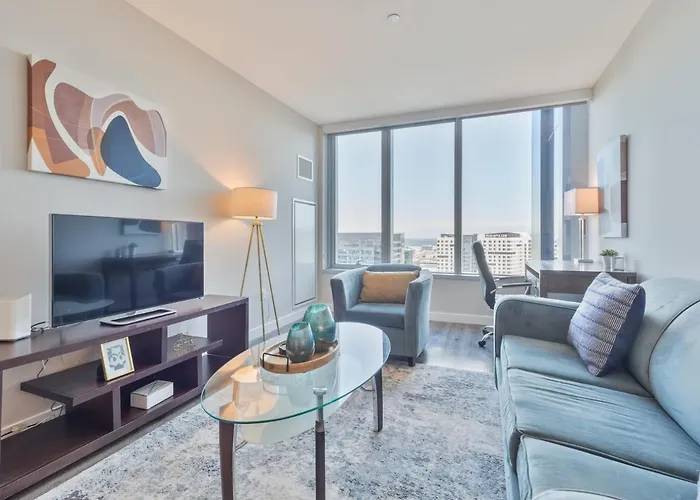 Luxury Apt With Water Views