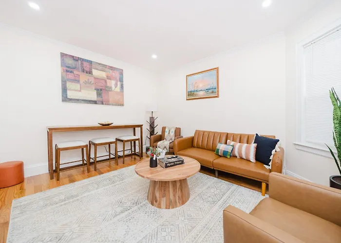 76-2 5Br Cozy Apartment In Boston