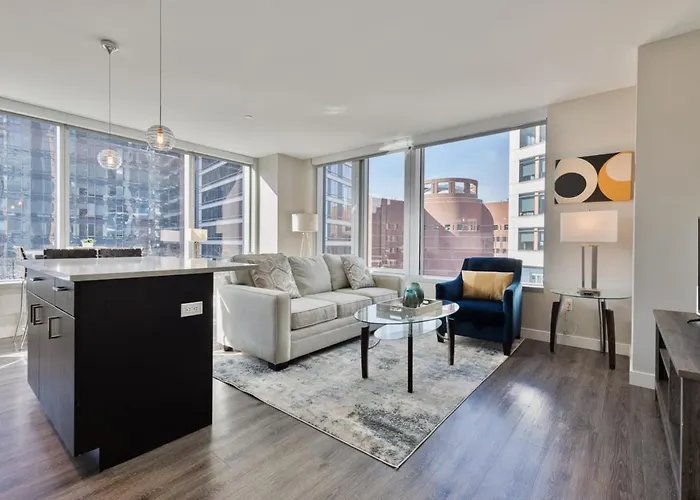 Modern Apt In Seaport With Gym
