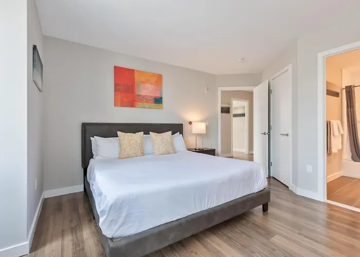 Private Apt Seaport With Gym