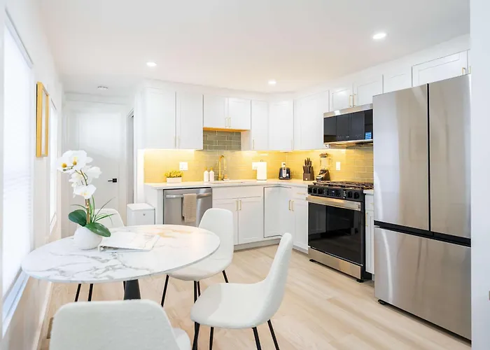 Modern East Boston 2 Bed 2 Bath
