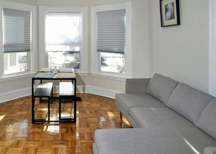 Boston Historical Urban Oasis - 6 Bedroom 3 Bath