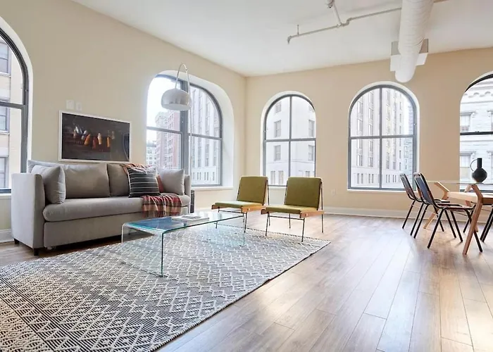 Spacious 2Br Fidi District Centrally Located
