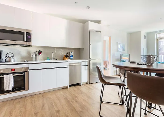 Exclusive 2Br Apt Downtown Seaport