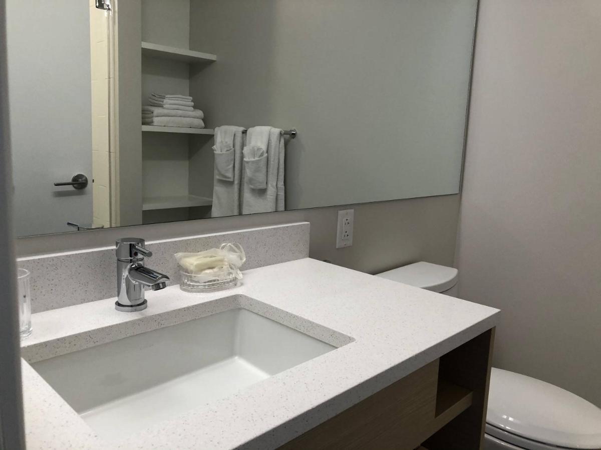 West End Corporate Lux 30 Day