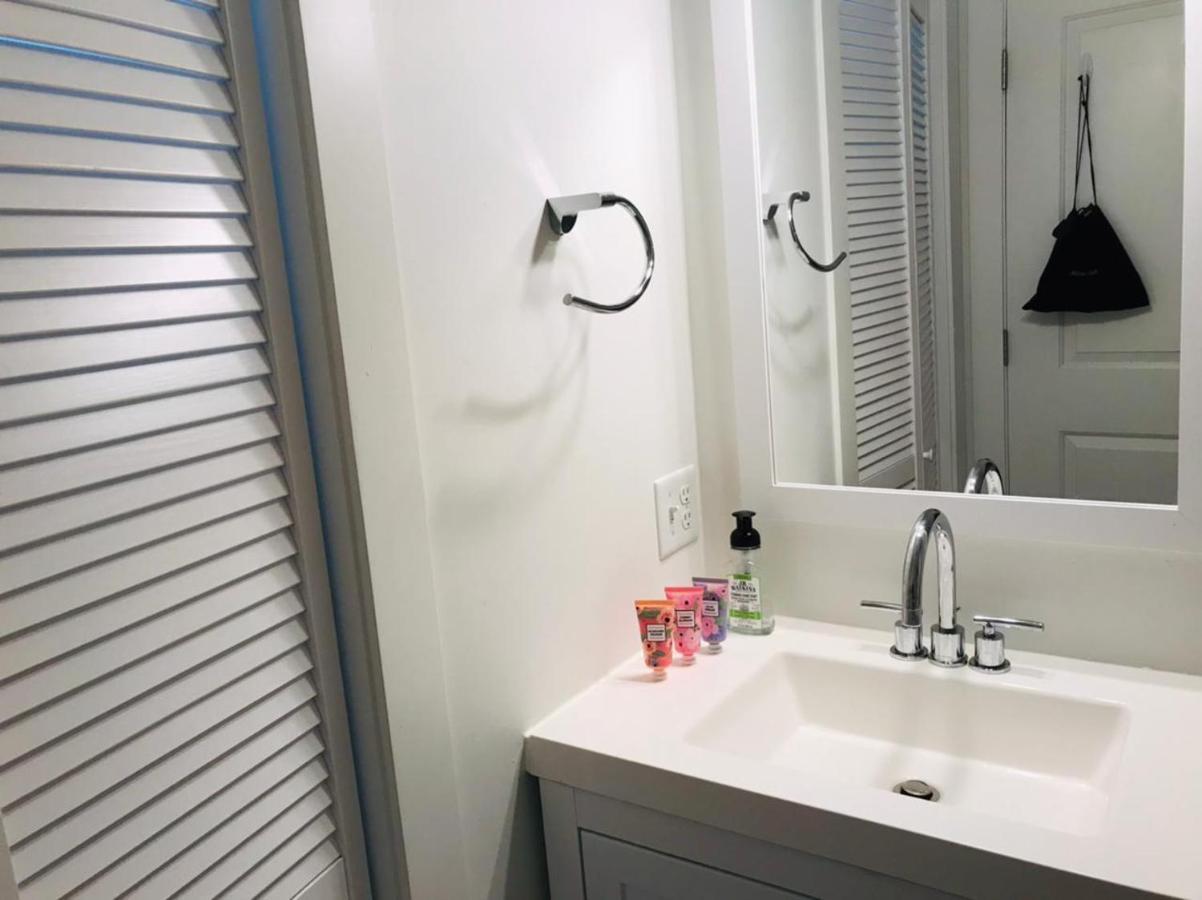 Renovated, 10 Min From The Apartment