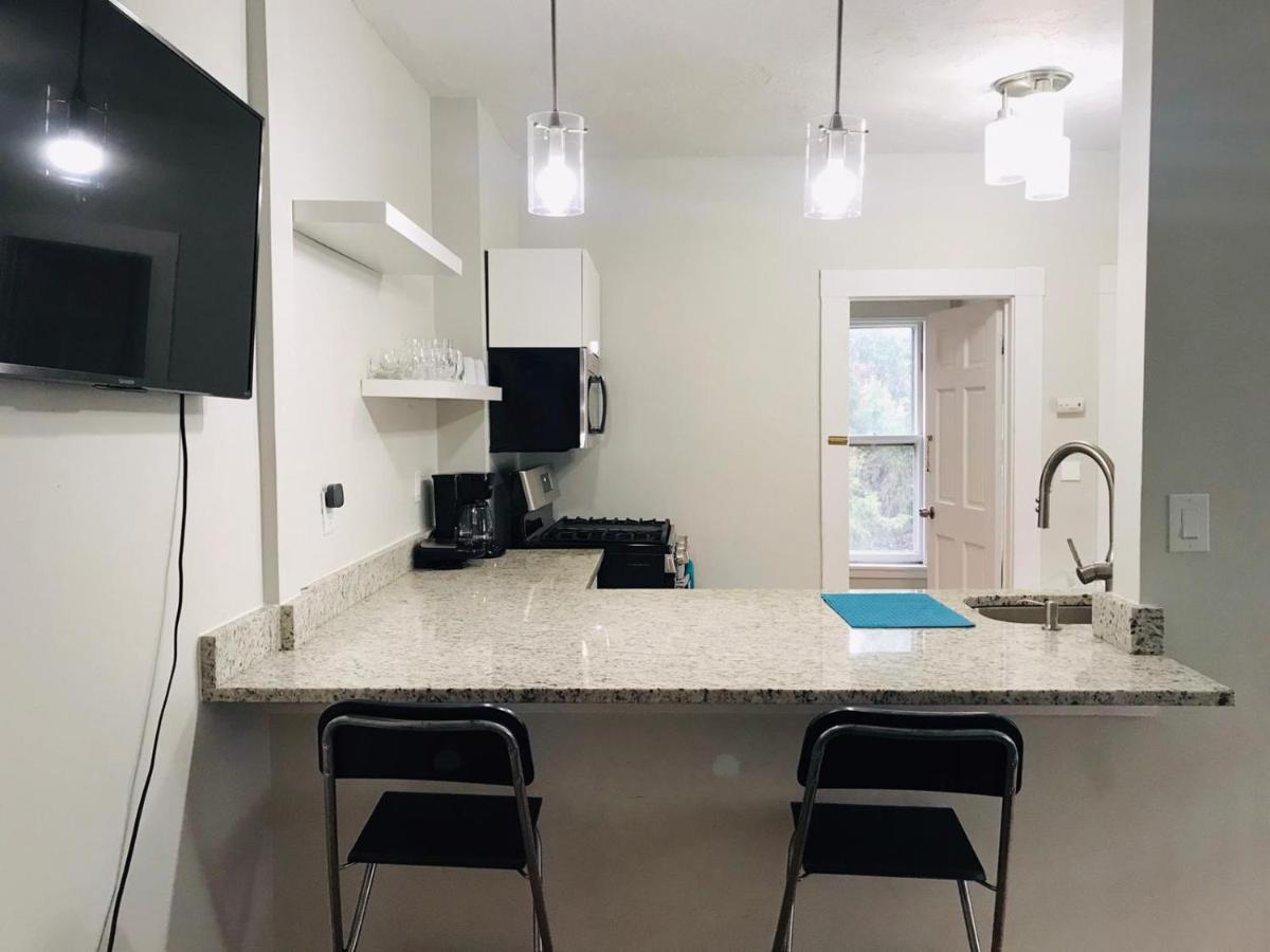 Apartment Renovated, 10 Min From The Boston