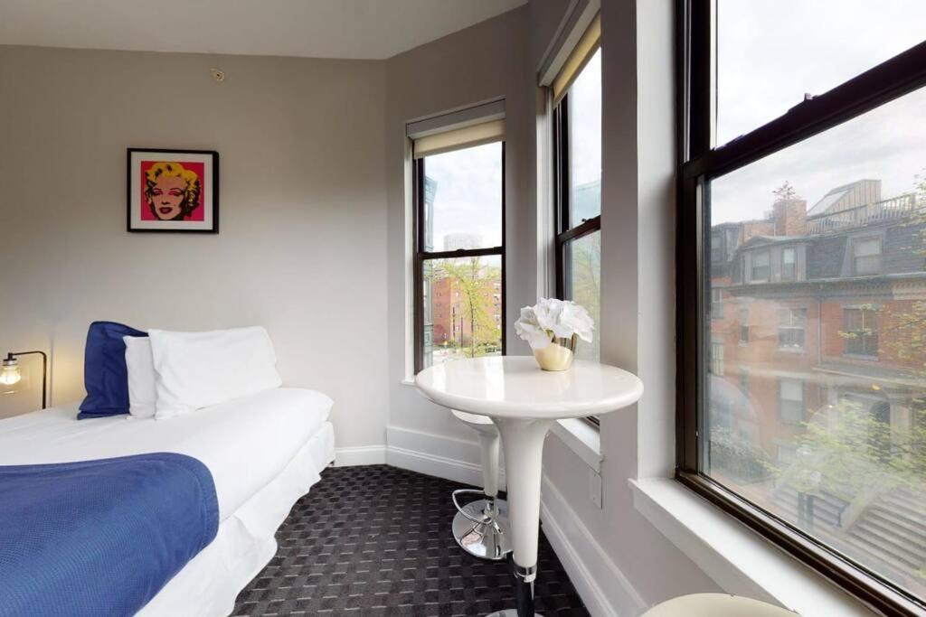 Centrally Located In The Southend, #25 Aparthotel