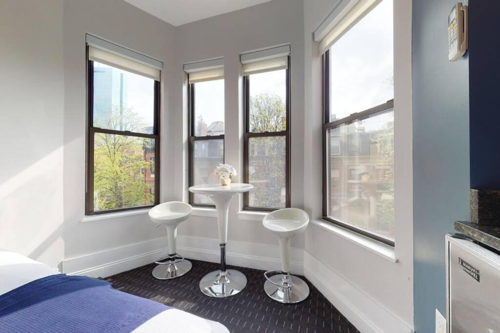 Centrally Located In The Southend, #25 Aparthotel 3*