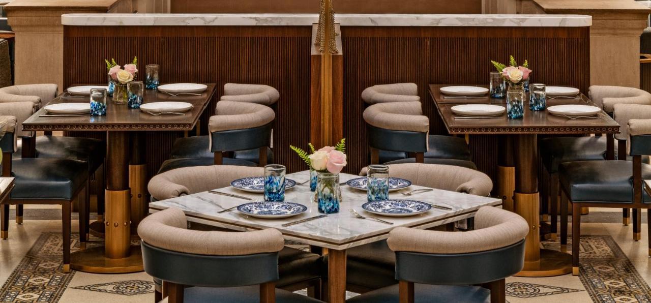 The Langham, Hotel 5*